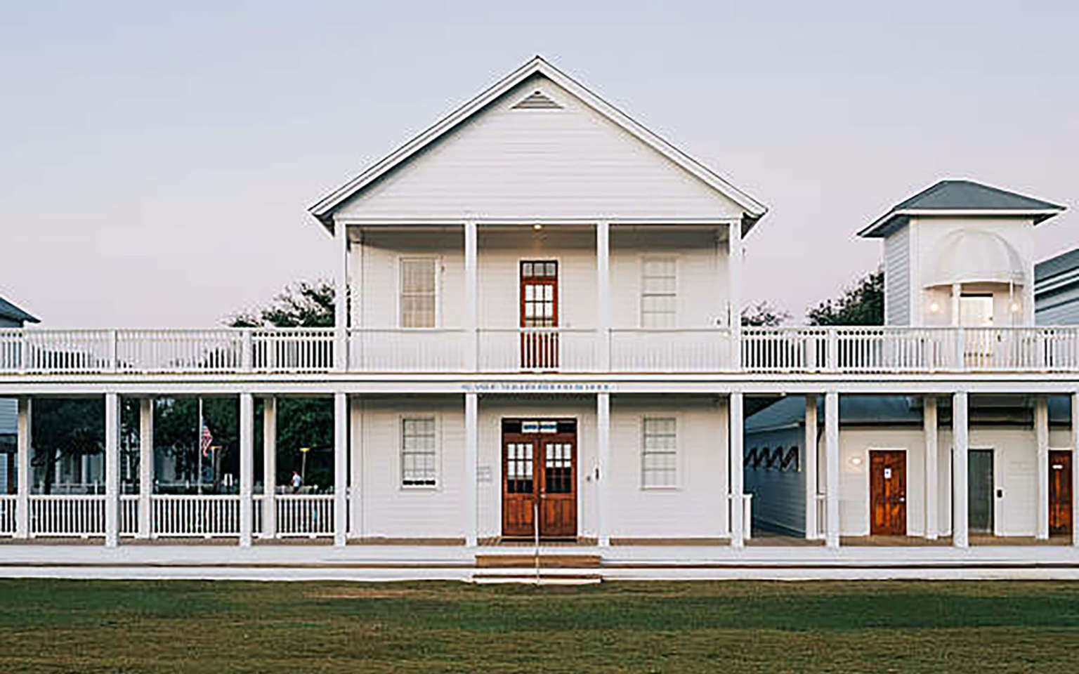 Seaside Seaside Neighborhood School Honored as Pioneer